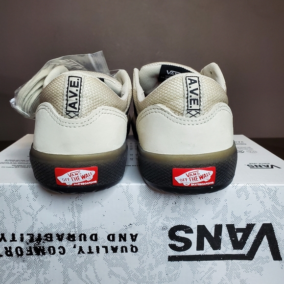 Vans Ave Nubuck Timber Wolf Men Size 7.5, Equivalent to Women Size 9 - Picture 6 of 10